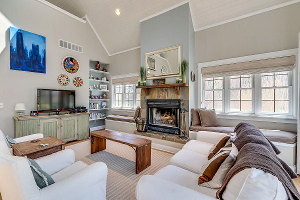 Elegant cottage in wooded community of Walden Woods